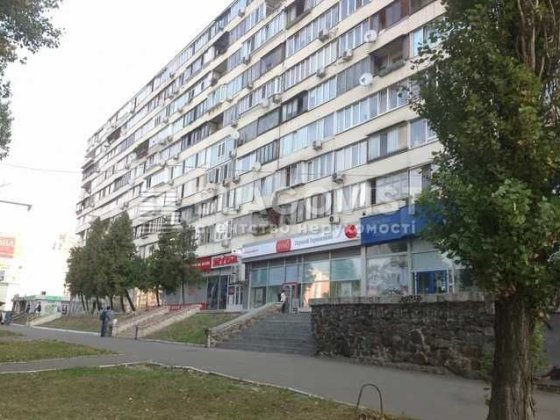 Центр продаж 2к  квартири Палац України