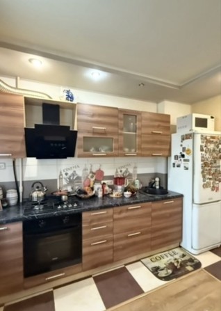 Продаж 3-кім. квартири з ремонтом, поруч м. Позняки! - фото 1