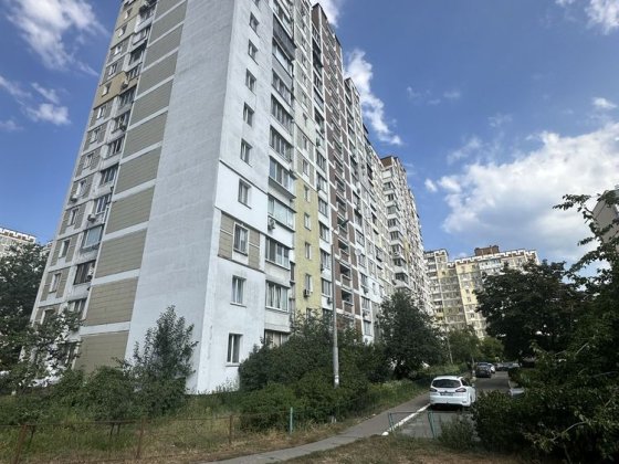 Продам 2к квартиру 56м2, вул. Ревуцкого 18. Позняки, Харківська