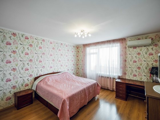 Квартира Дніпровська Набережна