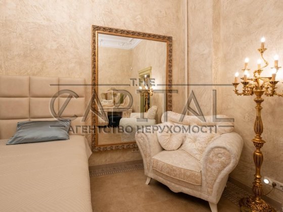 Ексклюзивна 3-к квартира 104.8м2/2 поверх,з 4-метровими стелями в історичному центрі Києва, вул. Мих