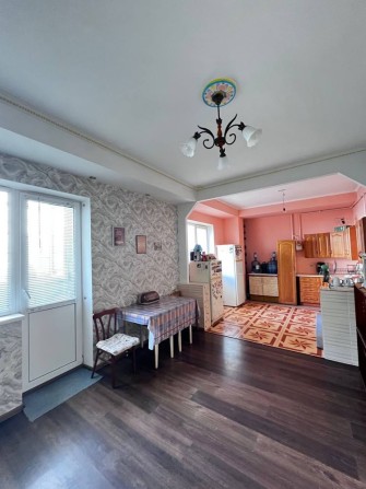 Продається:3кімнатна-126м2/з ГАЗом/з РЕМОНТОМ,та Меблями//Дарницький р-н./вул.Івана Дяченка 20/Без К - фото 1