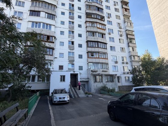 Продаж квартири вул Райдужна 11