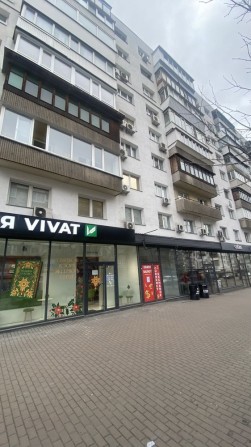Простора 3-кім. квартира, поруч Палац культури Украіна - фото 1