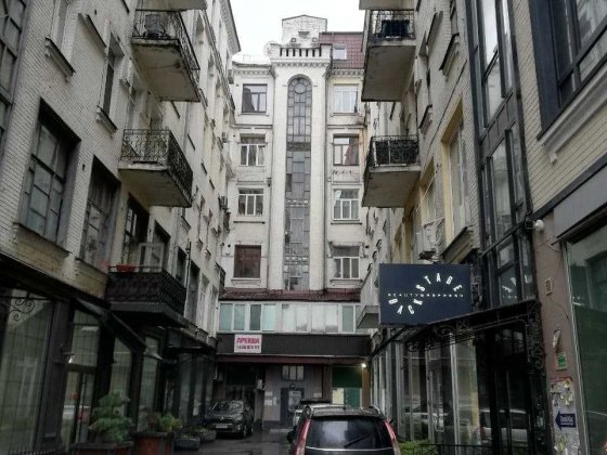Продаж 2-к квартири 138,8 м2 Київ, вул.В. Васильківська 18  280000$