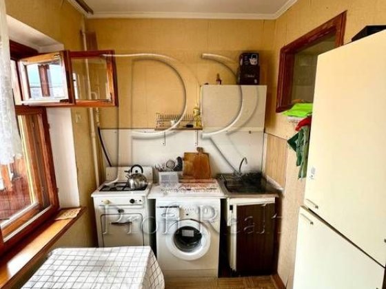 Продаж 1 кімн кварт біля м.Лівобережна Сверстюка \ Окіпної\ Дніпровськ