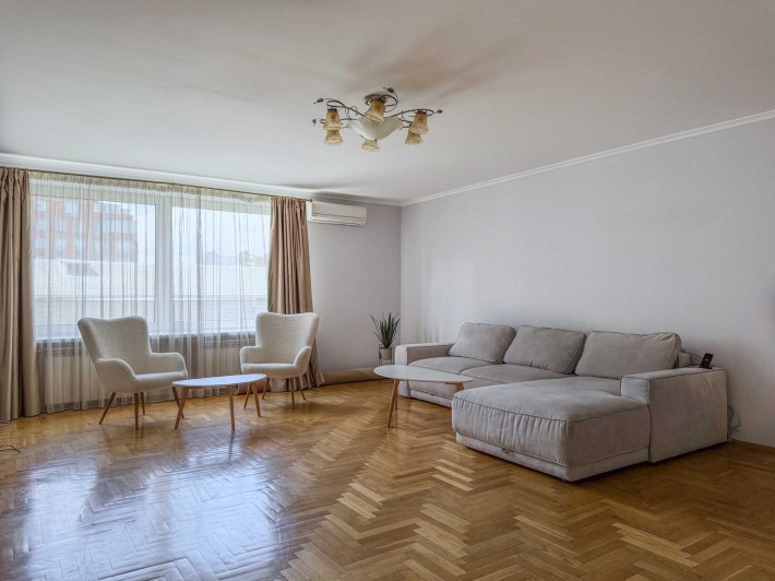 Тургенівська 52-58 (О.Кониського) Продаж 2 рівні, 300кв.м. - фото 1