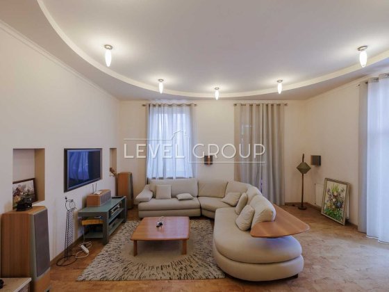 Продаж 3-кім дворівневої квартири (200м2) м. Університет , провулок Алли Горської