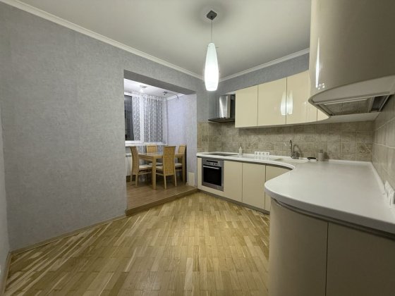 Продаж 3-х кімнатної квартири