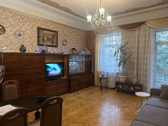 Продаж прекрасної квартири в історичному Центрі, Б. Хмельницького.