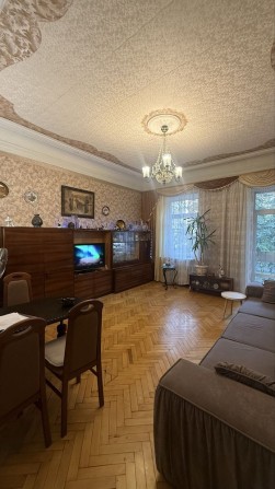 Продаж прекрасної квартири в історичному Центрі, Б. Хмельницького. - фото 1