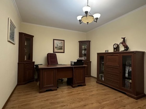 Продам 4х кімнатну квартиру