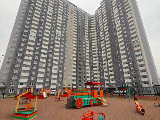 Продаж 2кв 77м2 у ЖК Деснянський