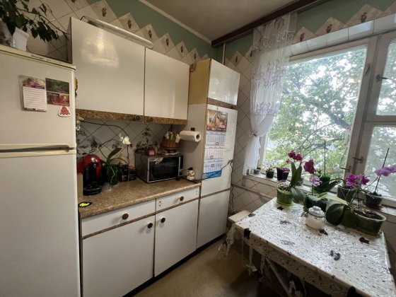 Продаж 2к розд,.50м вул.Яновського,(Соломʼянська,Амосова,Протасів Яр,Лобановського—мeтро  Вокзальна,