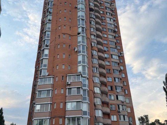Продаж 1 кімн. 54м2 вул. Сім'ї Стешеньків  7
