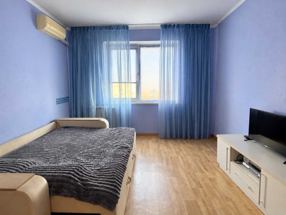 * Без % Світла 2-кімнатна квартира по вул. Оноре де Бальзака, 8-в