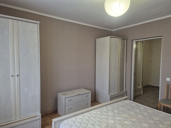 Продам 3 кім кв 80м2 /Троєщина вул.Бальзака  54/