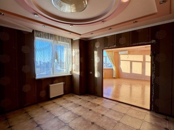 Продам квартиру 111 кв.м. Соломянський район Вокзальна