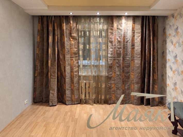 Продаж 2-кімнатної квартири з ремонтом, 57 м², вул. Миколи Закревського, 31, Деснянський район, Троє - фото 1