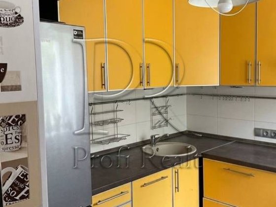 Продаж 2 кімн. квартири за адресою Симиренко 7 Б
