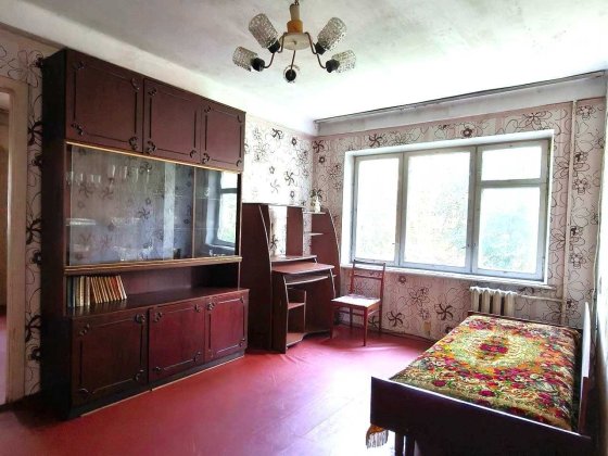Продається 2-кімнатна квартира площею 46 м² за адресою: вул. Академіка Корольова, 1/2. 2 поверх, газ
