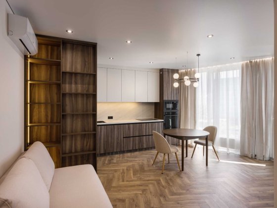 2-кімнатна 67,41 м² з дизайнерським ремонтом і меблями, ЖК Dibrova Park. Ніхто не жив