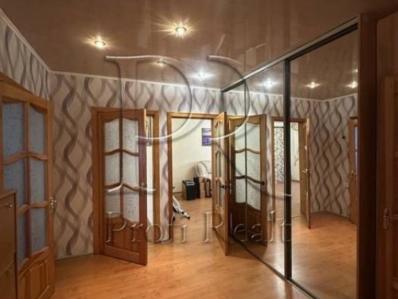 БЕЗ КОМІСІЇ!Продаж 3 кімн. квартири за адресою Квітневий провулок 12, Ретровіль Киев