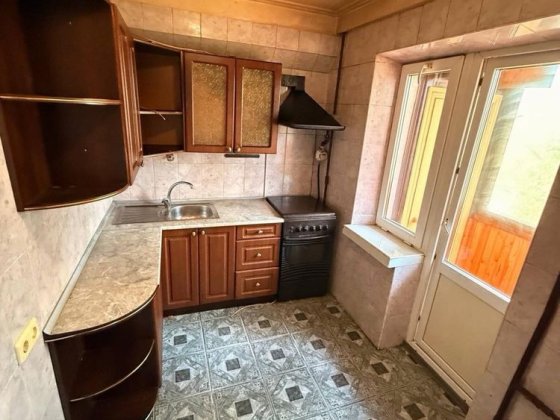 Продаж квартири вул. Поповича Космонавта 16