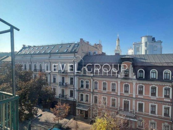 Продаж 2 кімн квартири -на Подолі у самому серці Києва ! Центр Подолу,неймовірний вид і атмосфера ст
