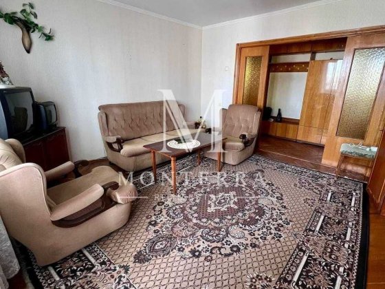 Продаж 3 кімнаткої квартири жилий стан, Київ, Правий берег Солом'янський район ст.метро Вокзальна ву
