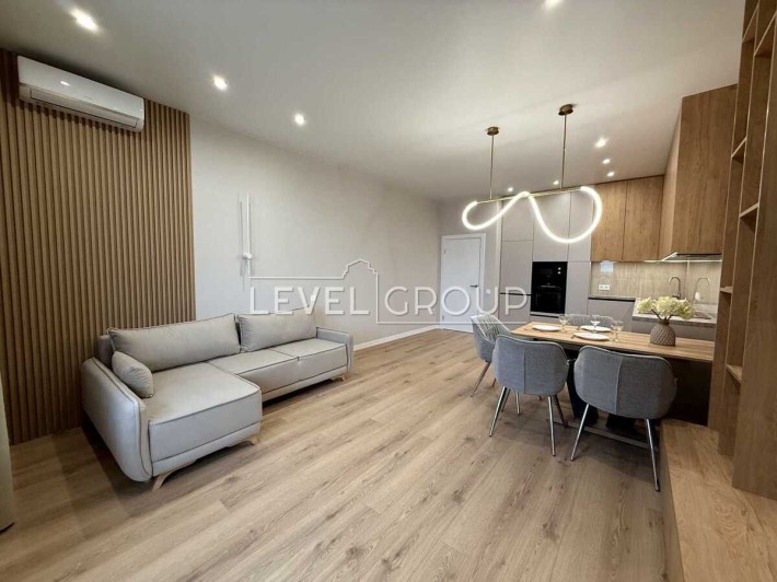 Продаж 2 к квартири Спаська 35, Поділ - фото 1