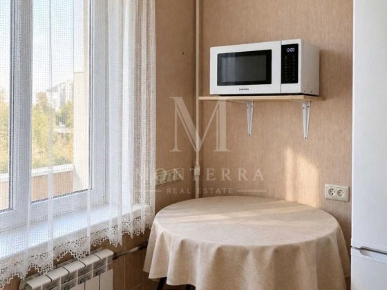 Продаж 1 кім квартири з ремонтом, проспект Оболонський,Оболонь, поруч метро Мінська та Героїв Дніпра