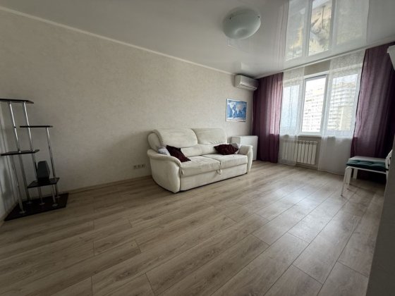 Продаж 2 кімнатна квартира  Мудрака( Наумова)