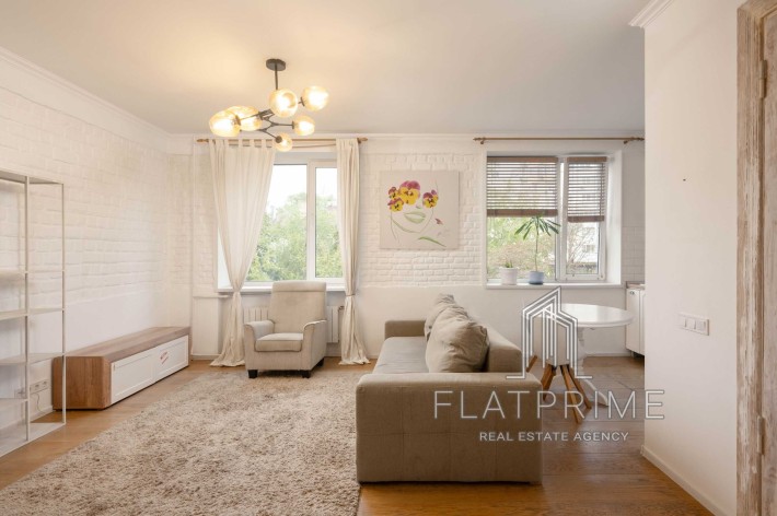 продаж 2 кім. квартири у сталінці Борщагівська 152 - фото 1