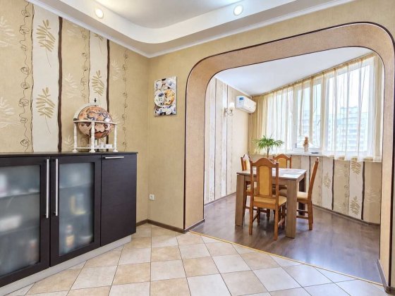 Продаж 3к супер квартира 102 м² вул Лісківська, 28А з ремонтом та меблями / кухня 19 м²