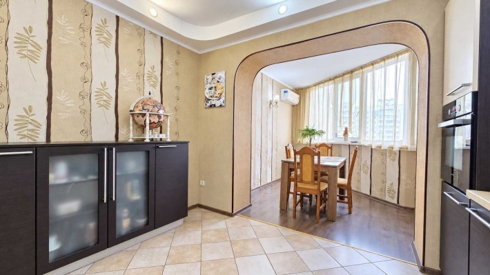 Продаж 3к супер квартира 102 м² вул Лісківська, 28А з ремонтом та меблями / кухня 19 м² - фото 1