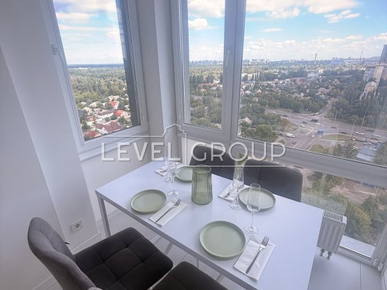 Продаж 1кім квартири (євродвушка) з ремонтом, 42м2 в ЖК 4U, Академ