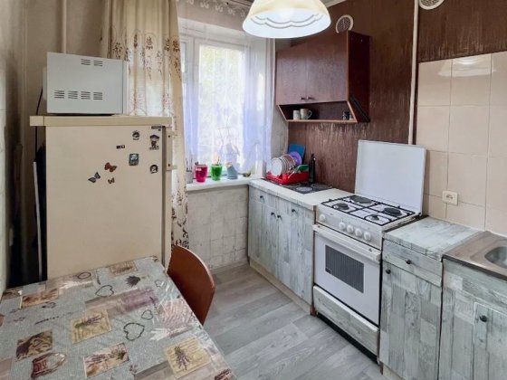 Продам 2-к квартиру (брежневка, 50м2) на Калнышевского (Косиора)