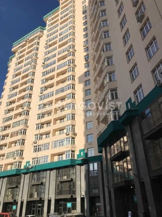 Київ, Липківського митрополита 37б, Династія - фото 1
