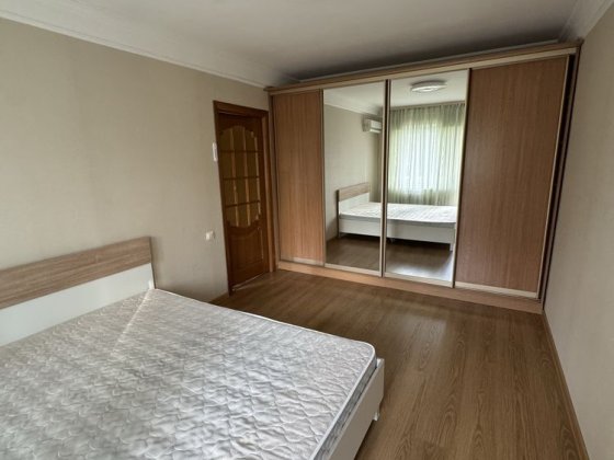 Продаж 1 кім Виговського 18 А ( Гречко) Нівки
