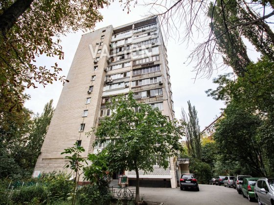 Без % Продам  2-кімнатну квартира  вул. Василя Липківського Митрополита, 21. ст.м.Вокзальна