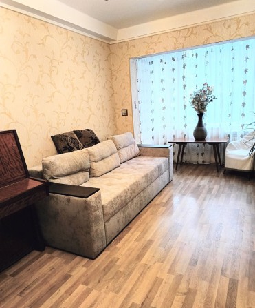 Велика 3-к біля метро Нивки, Рене Декарта 6А - фото 1