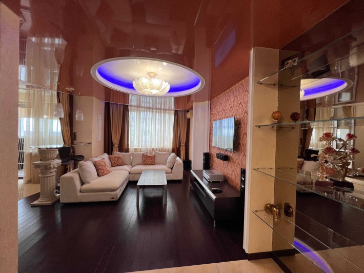 Продаж 2 кім квартири 82 м², дизайнерський ремонт, вул. Верховинна 35, Святошинський р-н, 5 хв до ме - фото 1