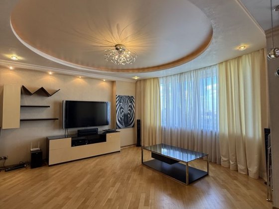 Продаж 3-кімнатної  біля МЕТРО Житомирська
