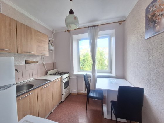 1-кімнатна 35м УКОМПЛЕКТОВАНА  Лютнева 16, м.Бориспіль Борисполь