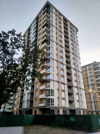 Продам 1-кімнатну квартиру 50,30 м² у ЖК Krona Park II, Бровари, вулиця Симоненка Василя, 40. - фото 1