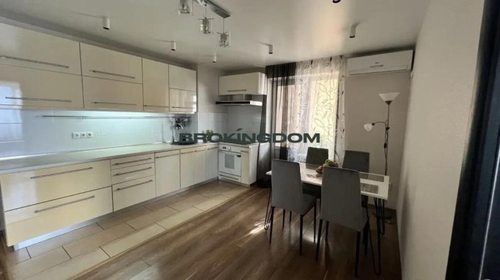 Продам 2-кімнатну квартиру Грушевського 27, генератор - фото 1