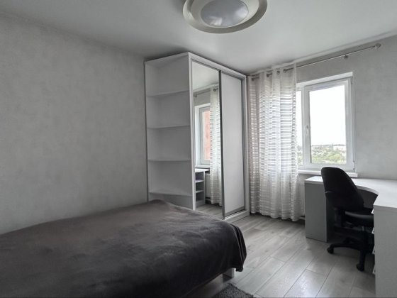 Терміново Продам 3-кімн. квартиру з автономним опаленням, 4-й мікрорайон Белая Церковь