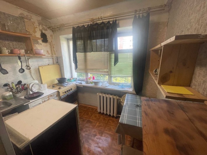 Продам 1к не гостінка Волинська 15 - фото 1