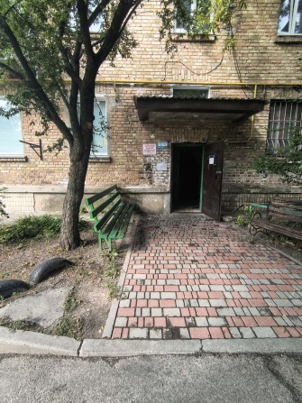 Продам 2к квартиру на 2 поверсі у м. Бровари біля парка Приозерний - фото 1